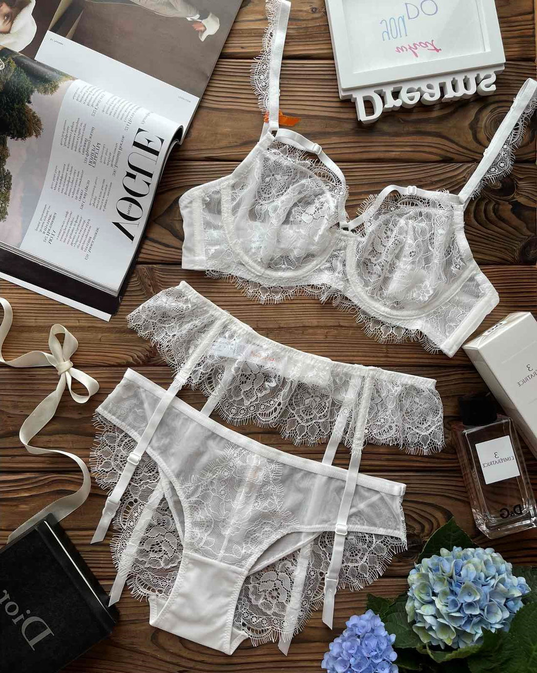 Lekki komplet bez pianki z francuskiej koronki — Biały | DelBeauty