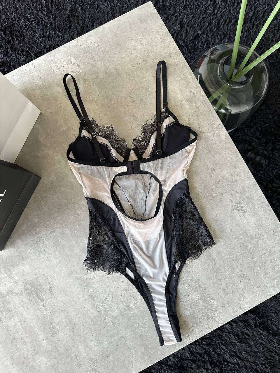 Zmysłowe koronkowe body soft cup
